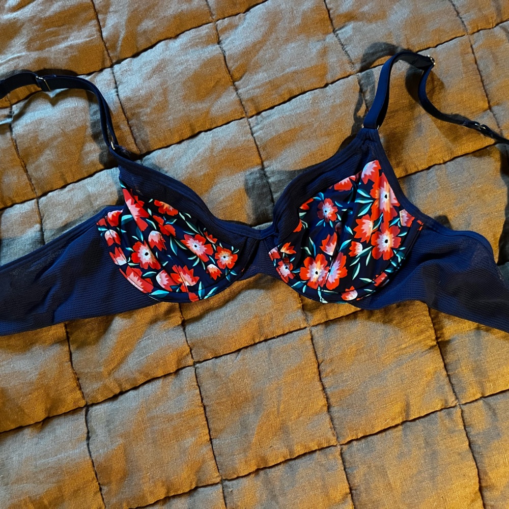 Lively underwire unlined bra navy with florals and mesh detailing